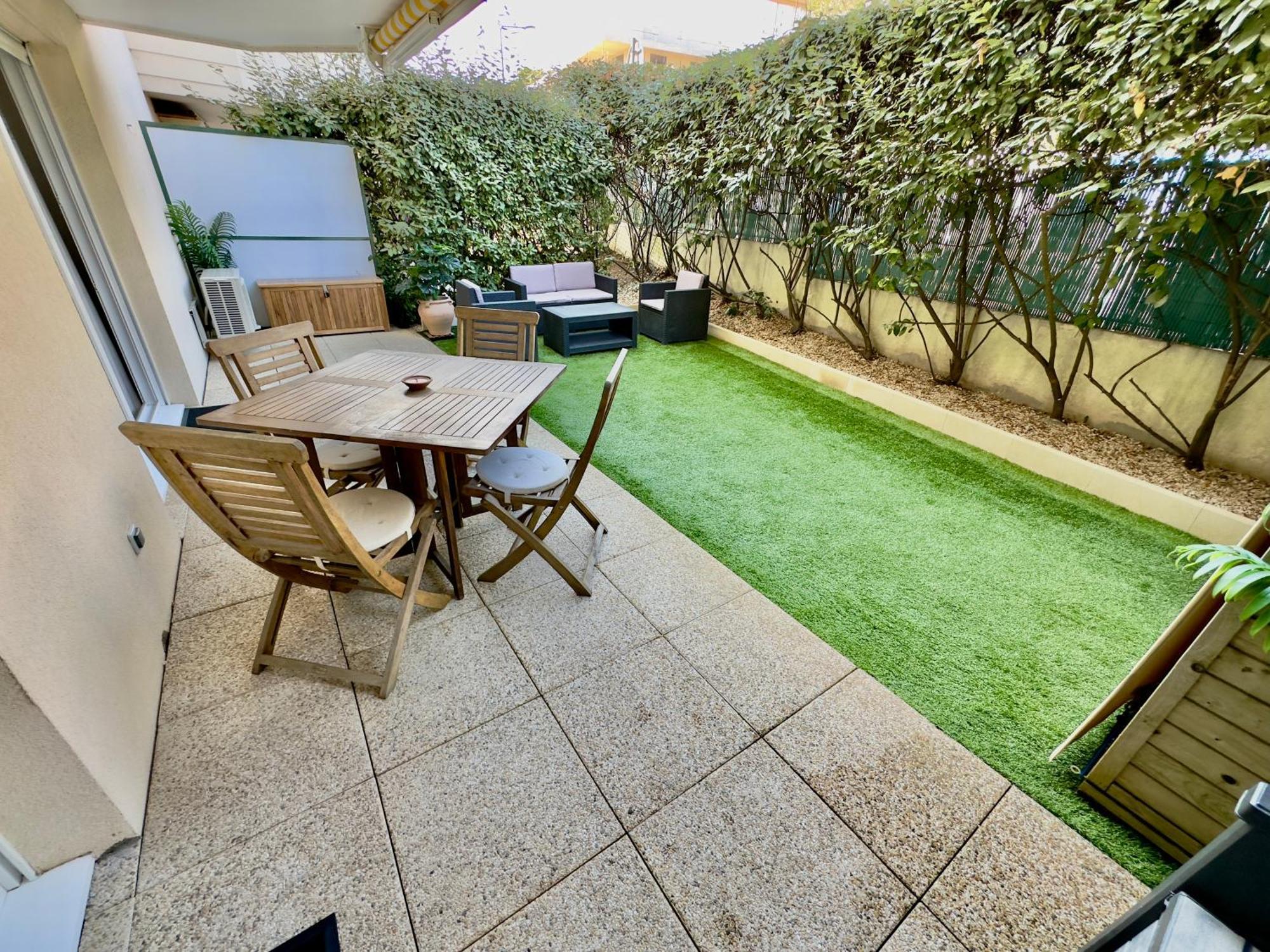 Regent Cote D'Azur Air-Conditioned, Pool, Garden & Parking Villeneuve-Loubet Bagian luar foto
