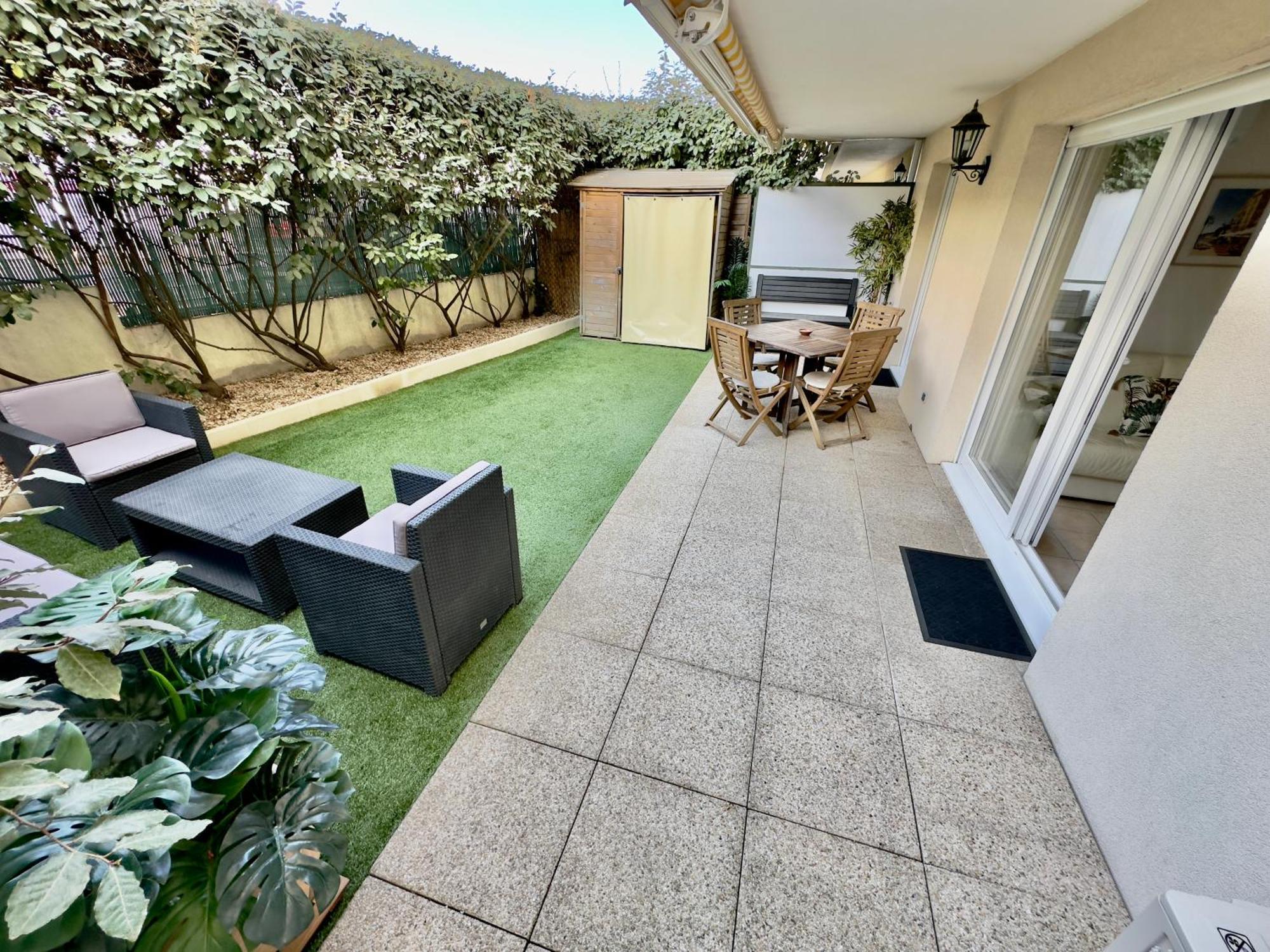 Regent Cote D'Azur Air-Conditioned, Pool, Garden & Parking Villeneuve-Loubet Bagian luar foto